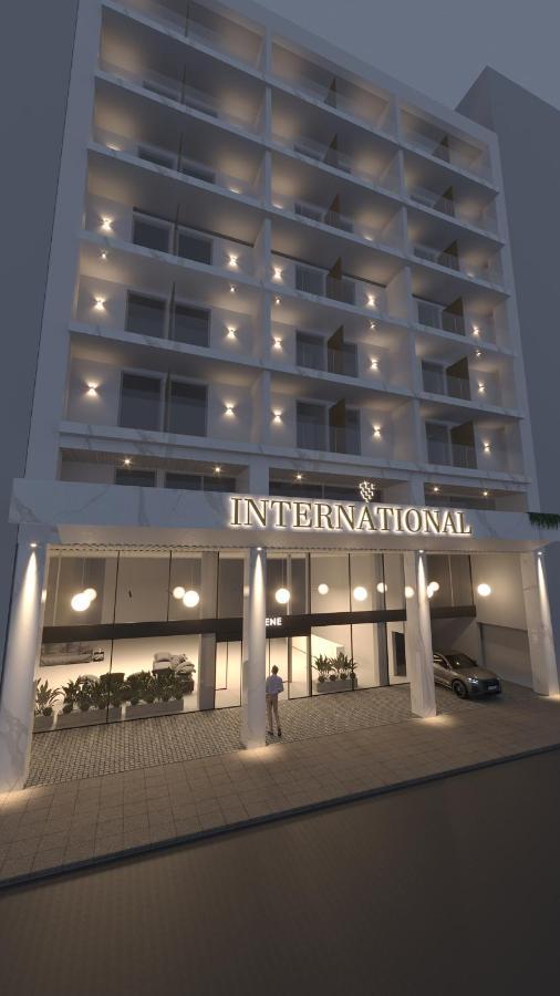 International 4*