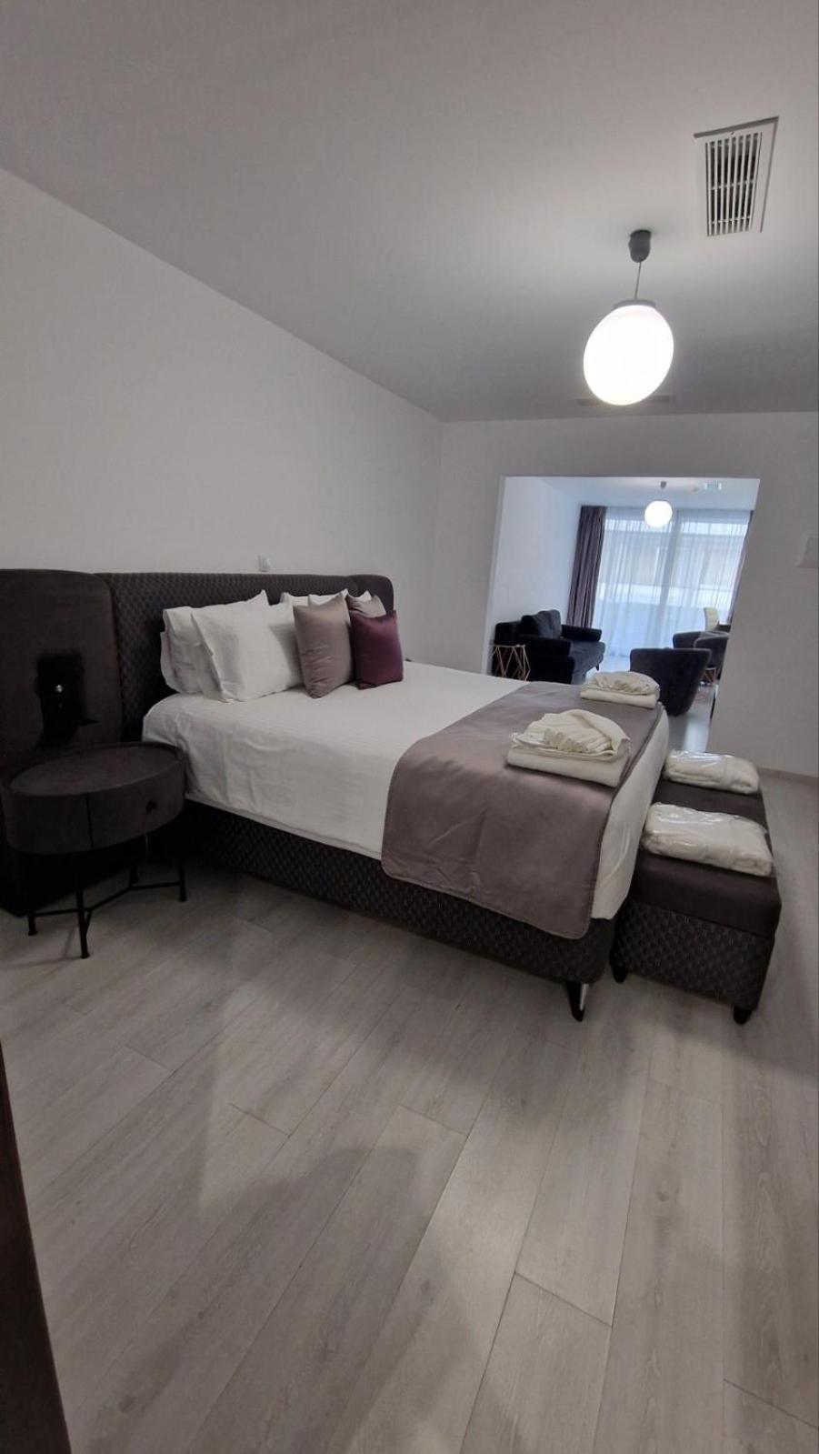 International 4* Athen